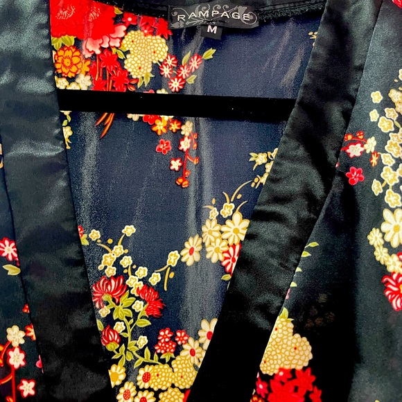 Kimono styled blouse - Picture 5 of 5